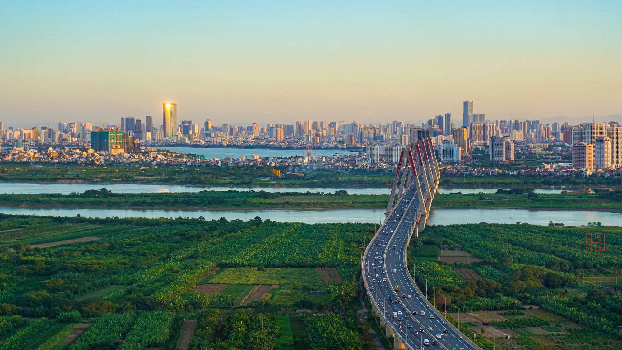 Hanoi and the Nhat Tan bridge at sunrise